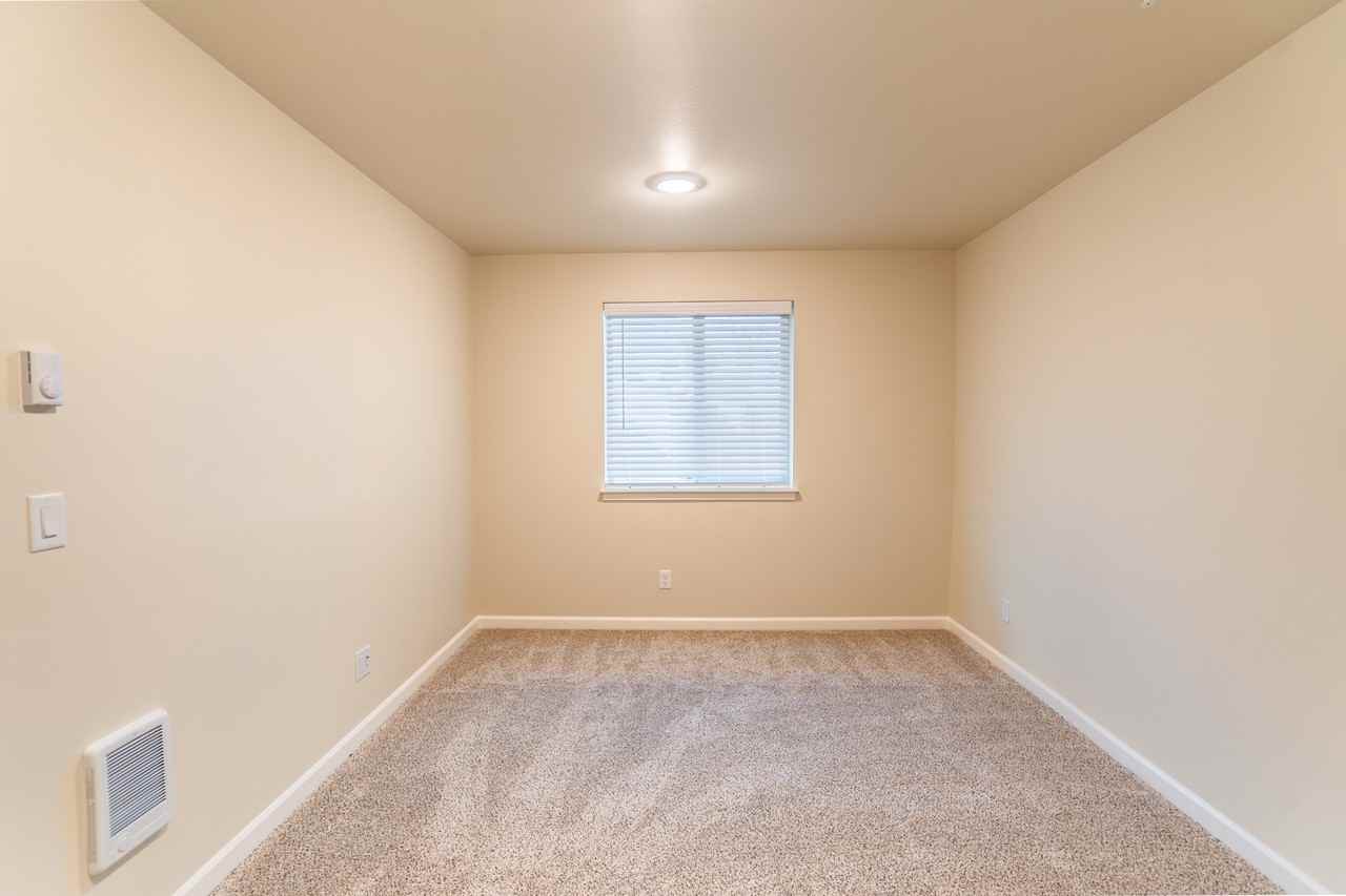 1041 Schurman Drive South - Photo 7 of 50