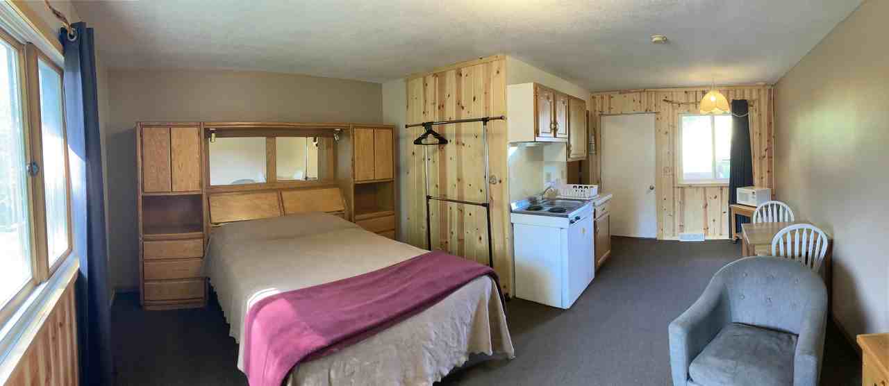 Hilltop Lodge - Photo 2 of 9