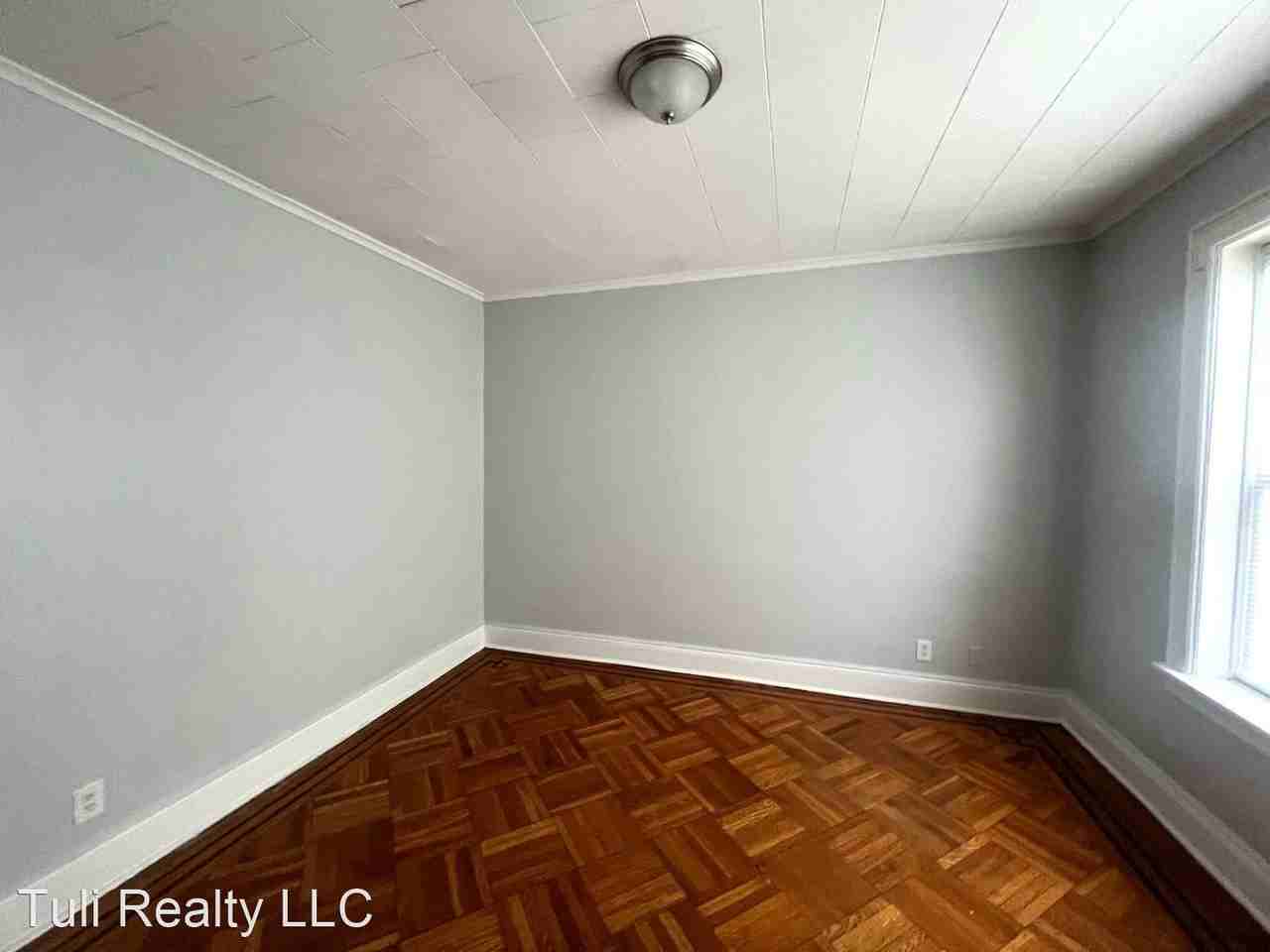 23-25 W. 33rd Street - Photo 2 of 7