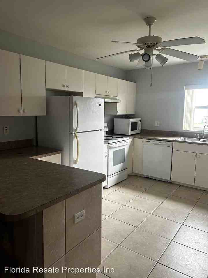 4023-4029 Skyline Blvd - Photo 2 of 7