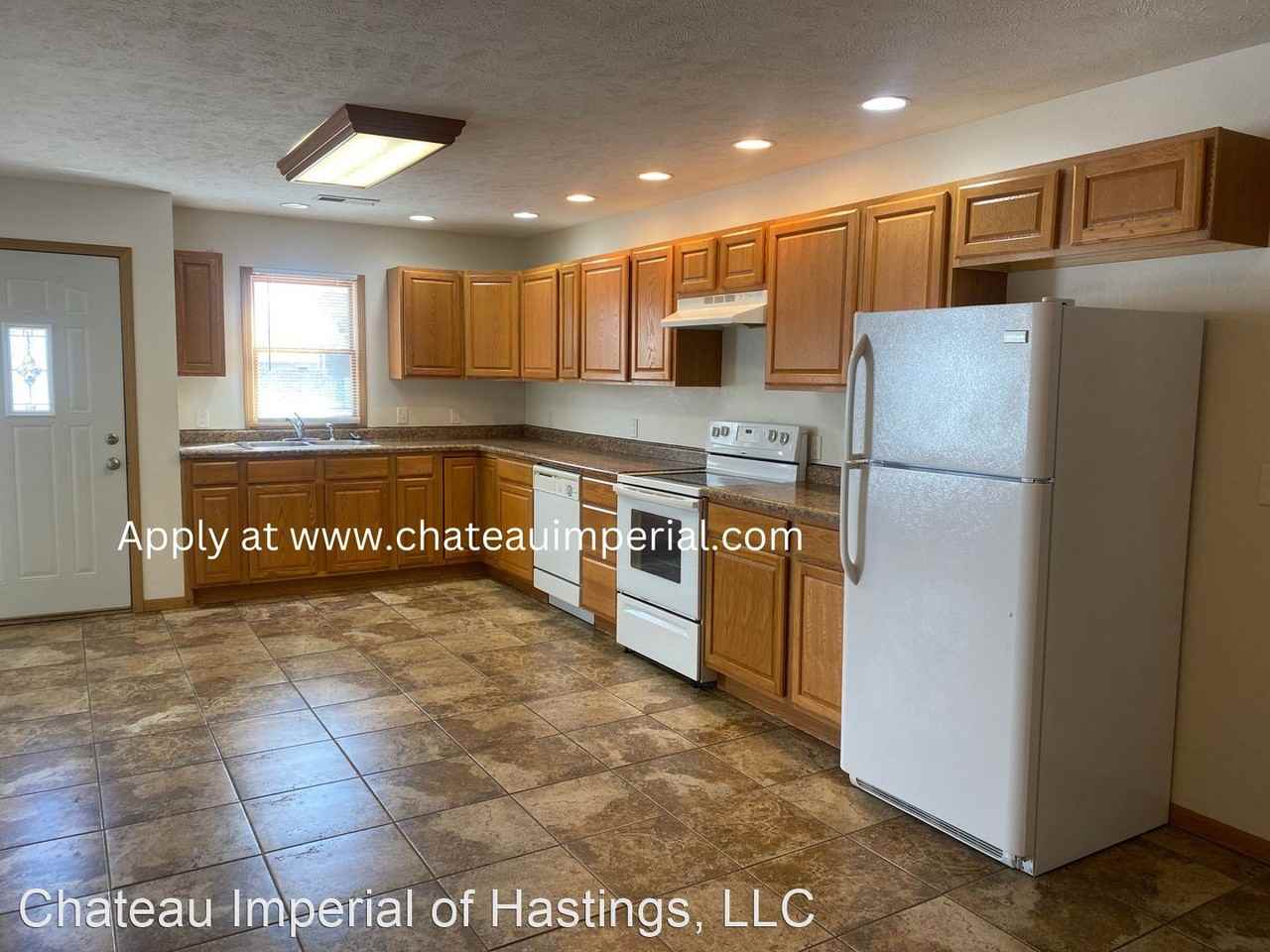 311 E 2nd St - Photo 2 of 21