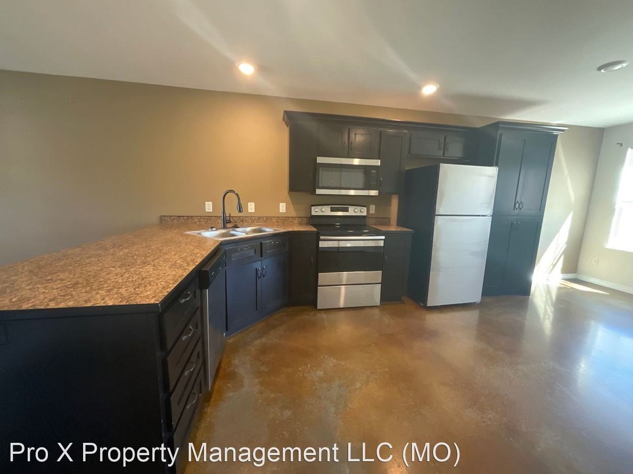 Easton Duplexes - Photo 2 of 15