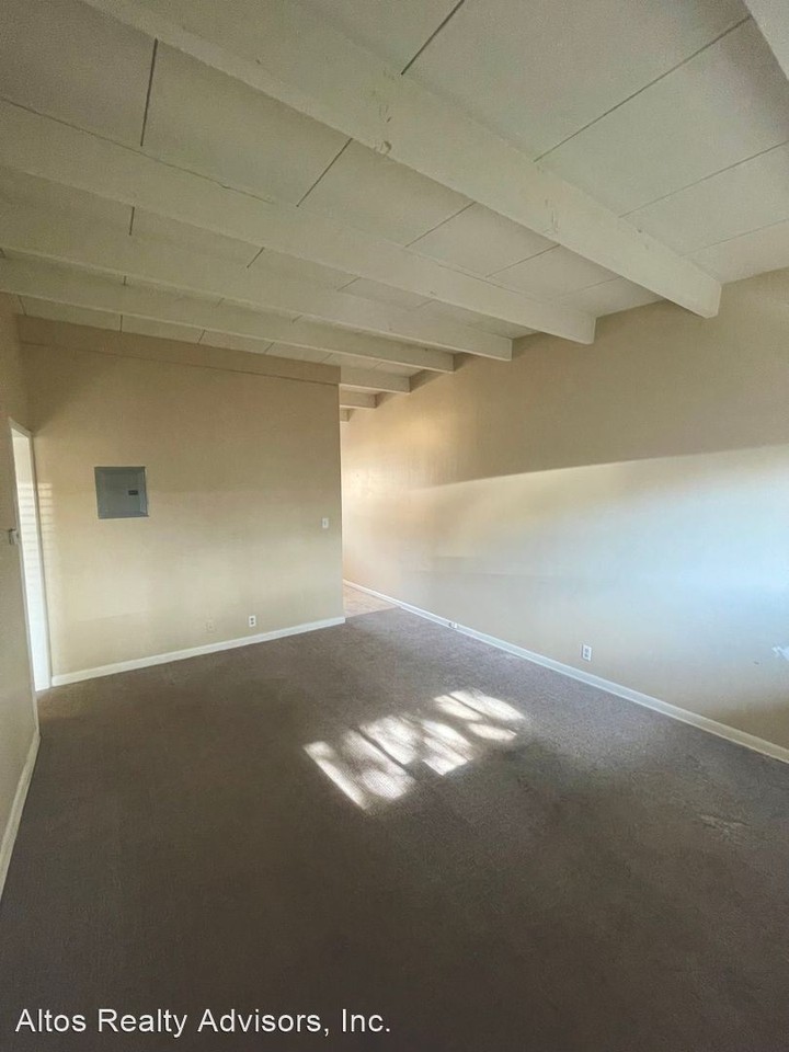 2260 Ames St - Photo 2 of 6