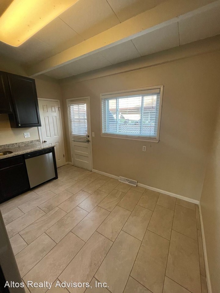 2260 Ames St - Photo 3 of 6