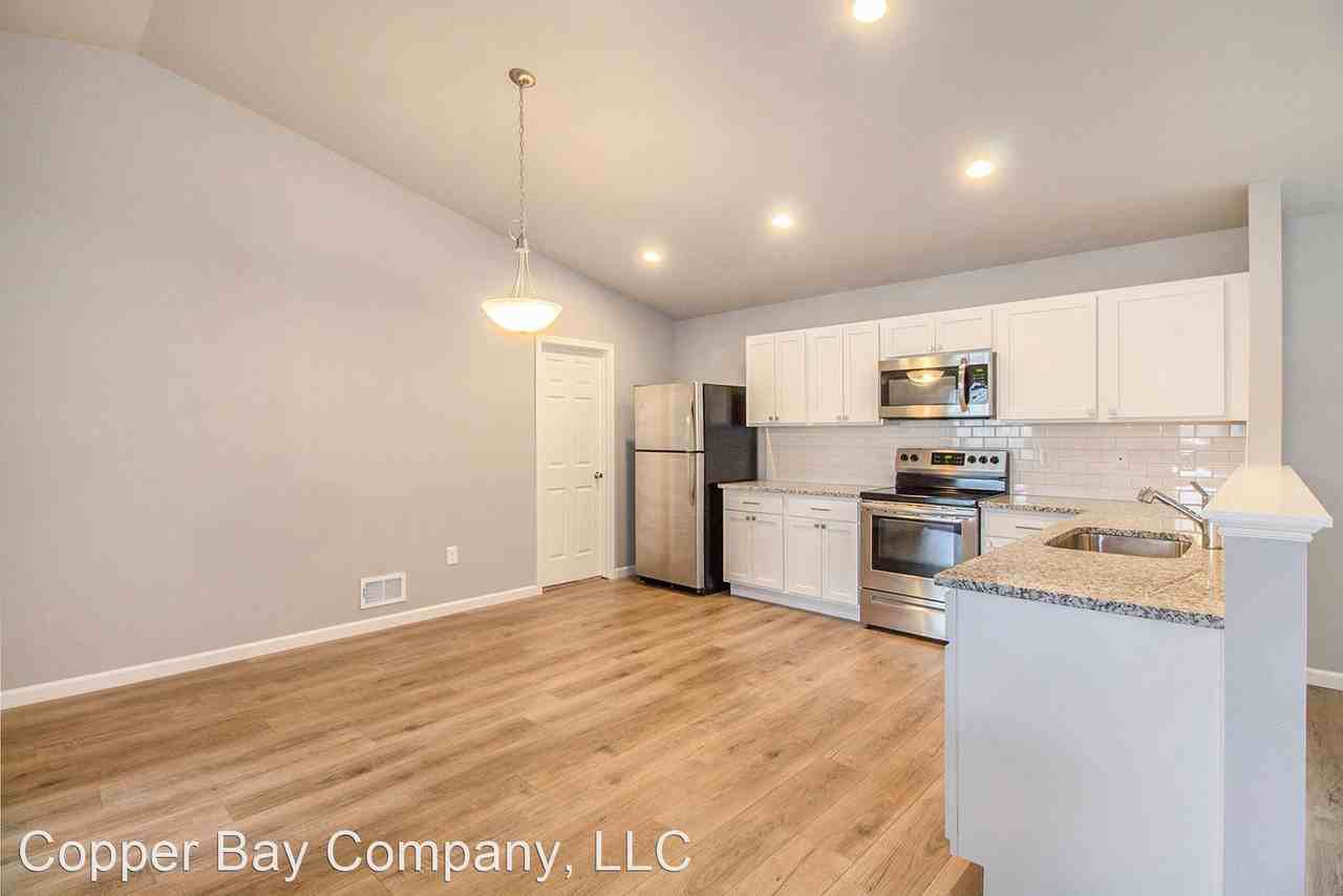 3098 Ivy Wood Cir - Photo 2 of 21