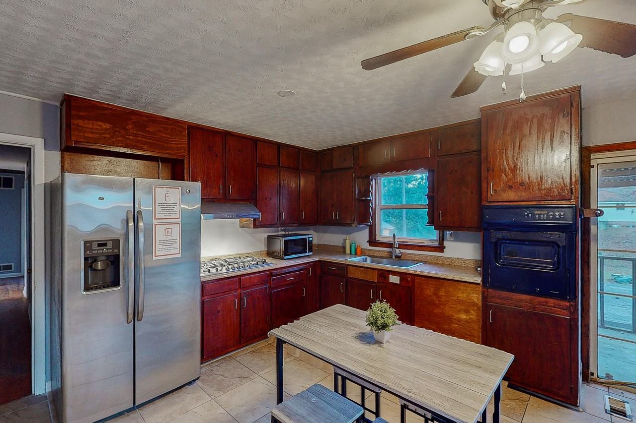 Woodhill Ln - Photo 5 of 18