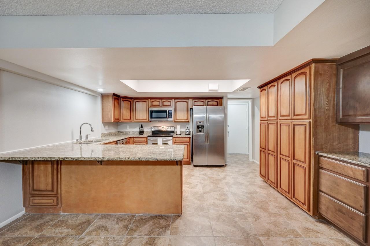 W Morten Ave - Photo 7 of 20