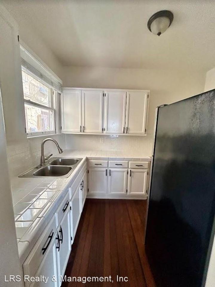 5117 Lemon Grove Ave. - Photo 2 of 8