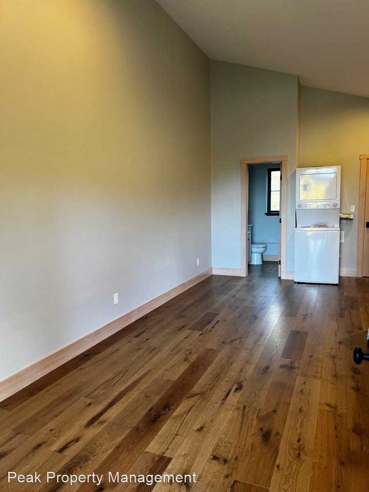 341 Blackstock Dr - Photo 2 of 10