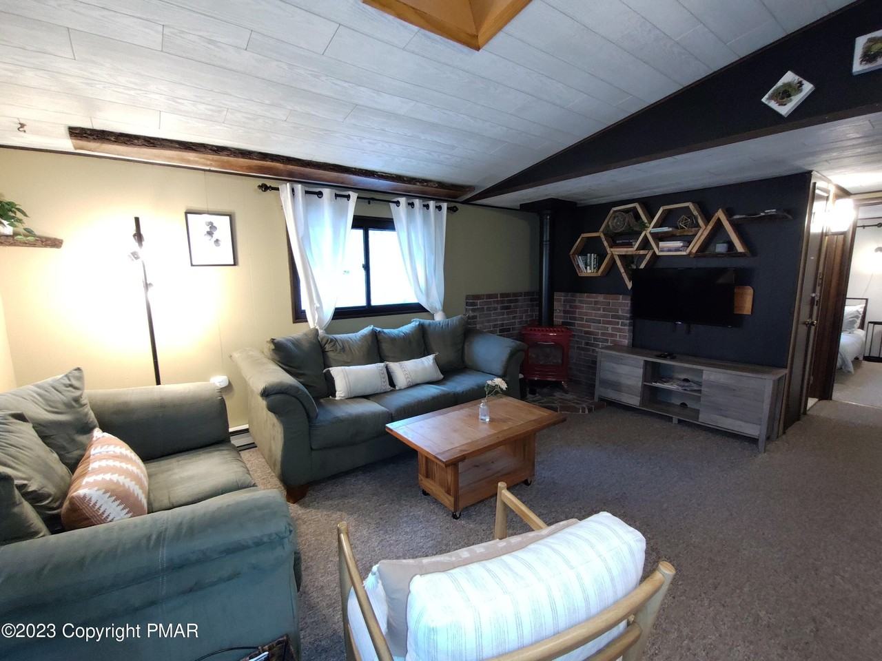 1543 Lake Ln - Photo 2 of 22