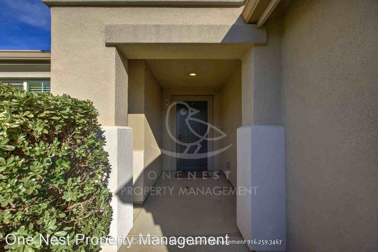 1669 Brookglen Dr - Photo 3 of 22