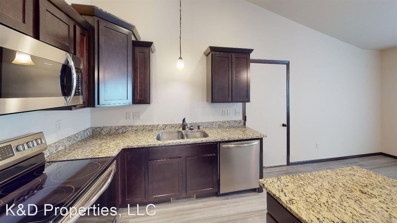 662-670 - Photo 2 of 13