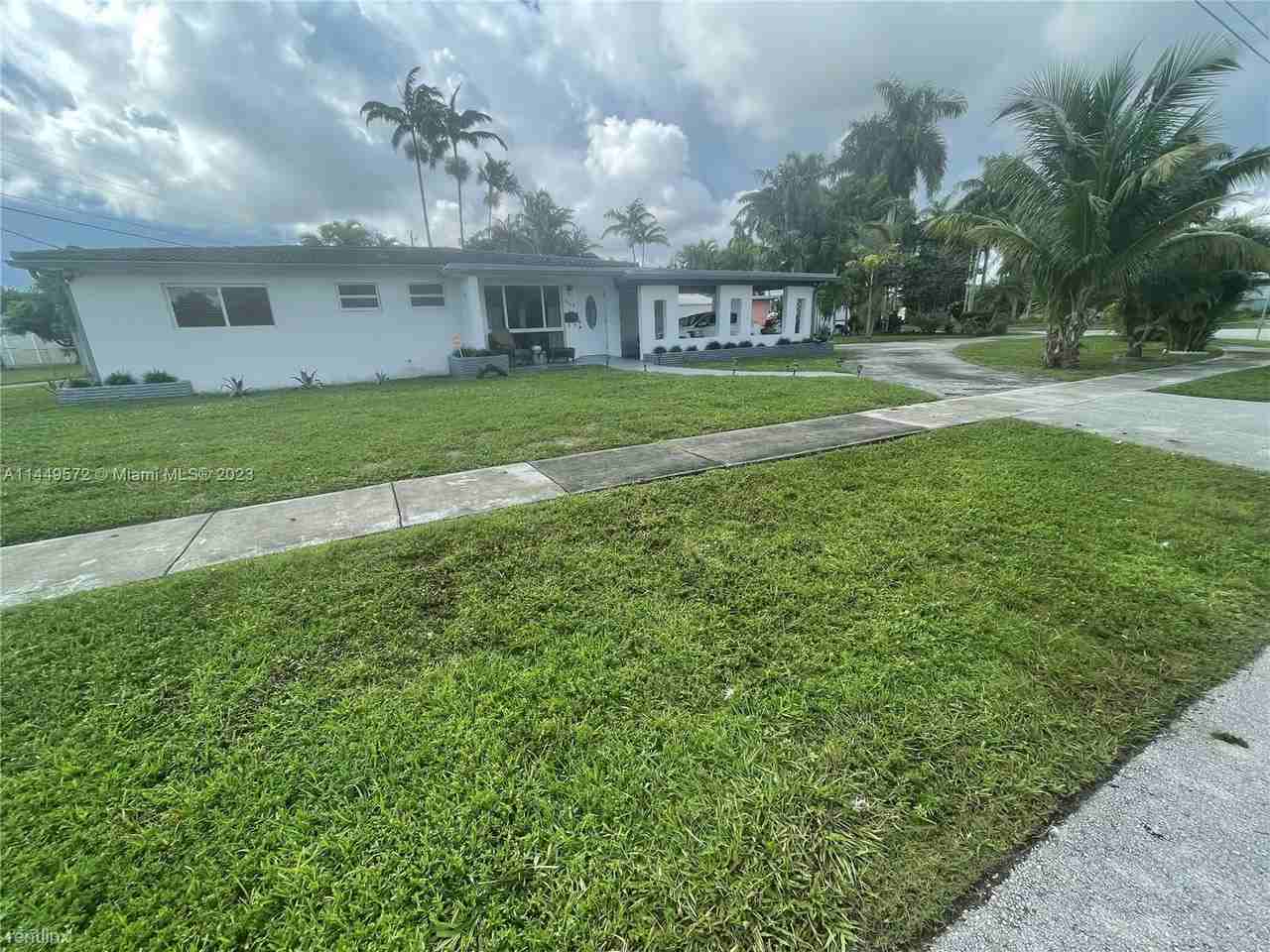 3114 Fillmore St - Photo 2 of 21