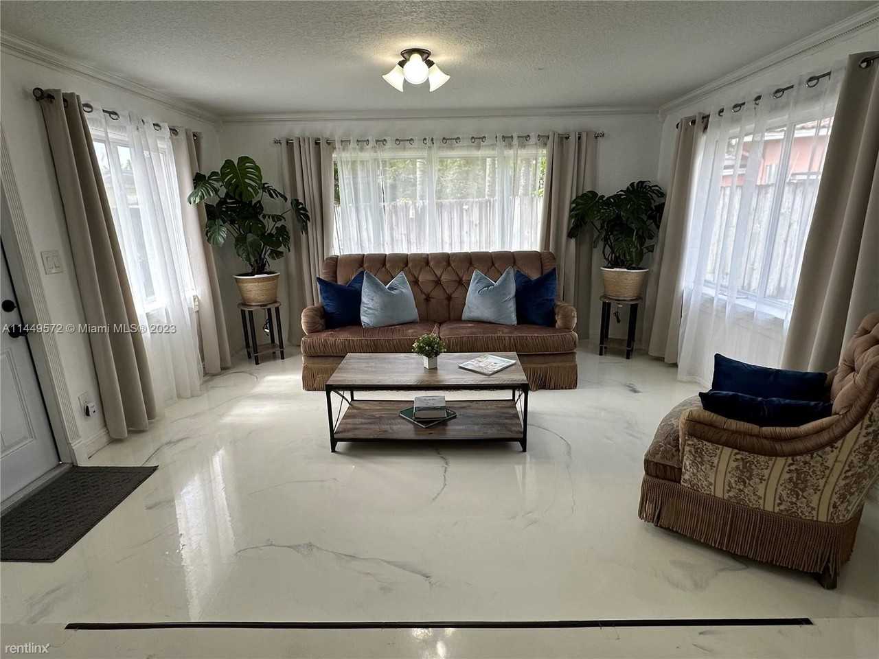 3114 Fillmore St - Photo 3 of 21