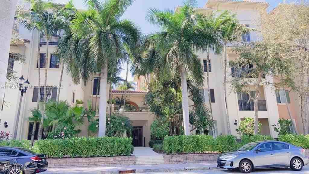 3055 NW 126th Ave - Photo 2 of 33