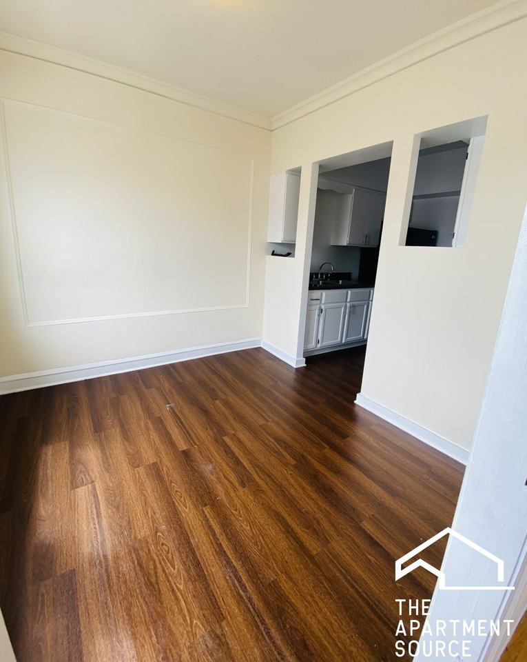 1550 W 95th St #303 - Photo 3 of 9