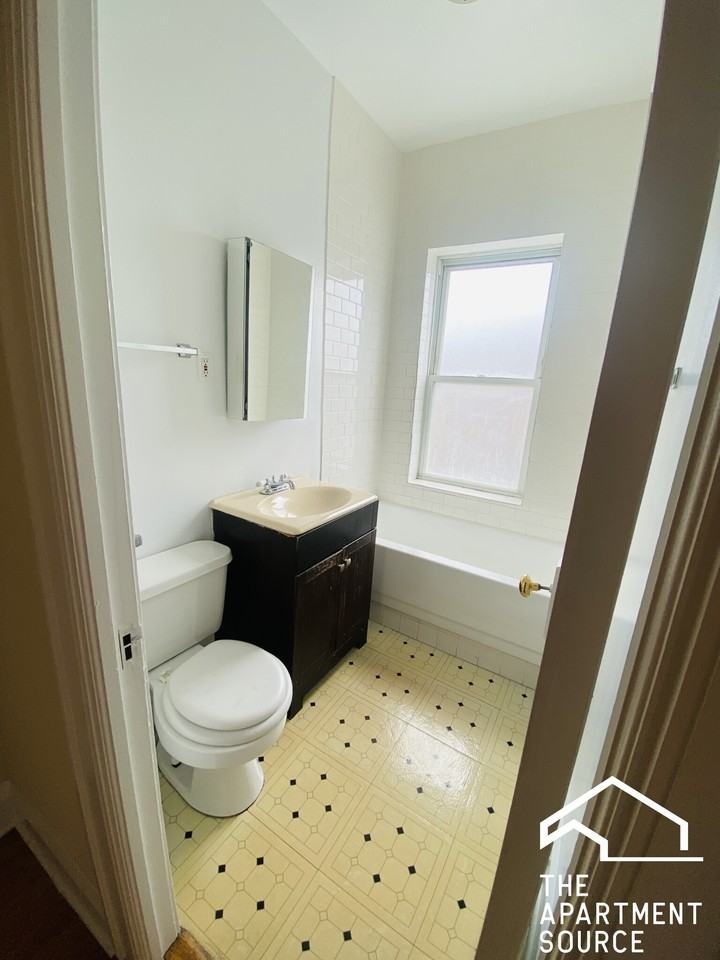 1550 W 95th St #303 - Photo 6 of 9