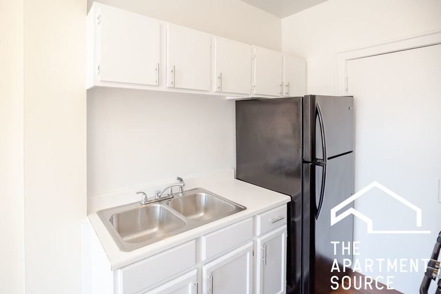 1550 W 95th St #303 - Photo 7 of 9