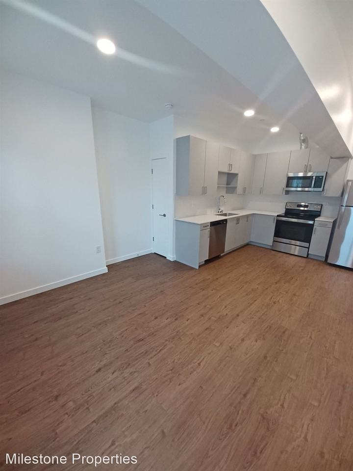 Bon Vista Apartments - Photo 2 of 13