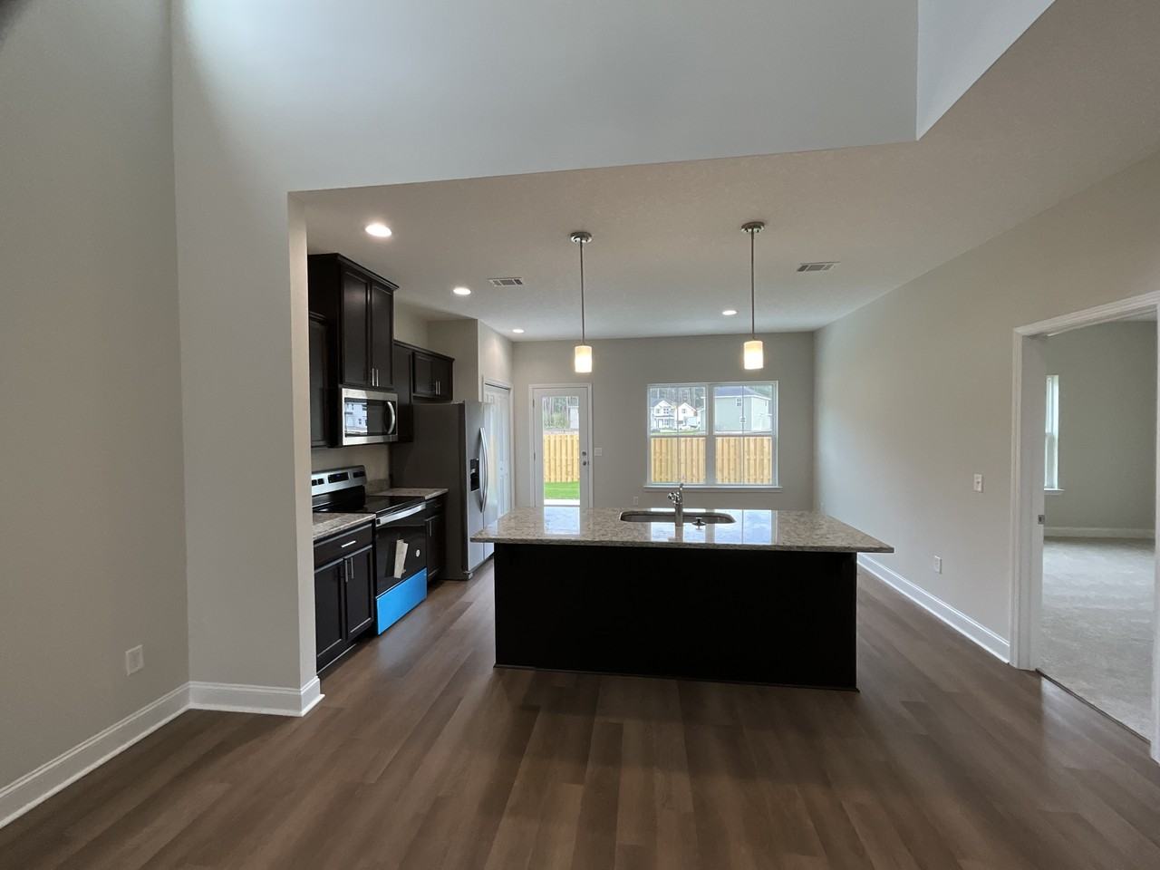 861 Grayson Ave - Photo 3 of 11