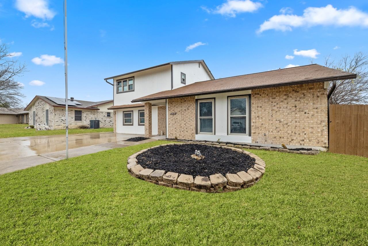 2412 Botanical Dr - Photo 2 of 29