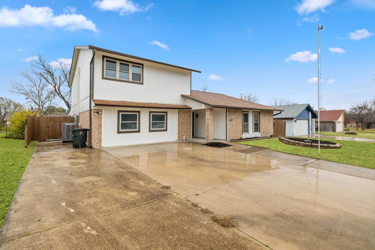 2412 Botanical Dr - Photo 3 of 29