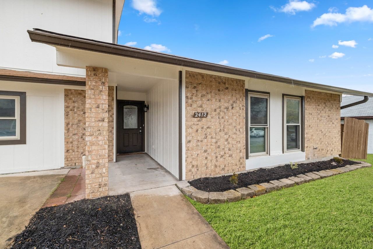 2412 Botanical Dr - Photo 4 of 29