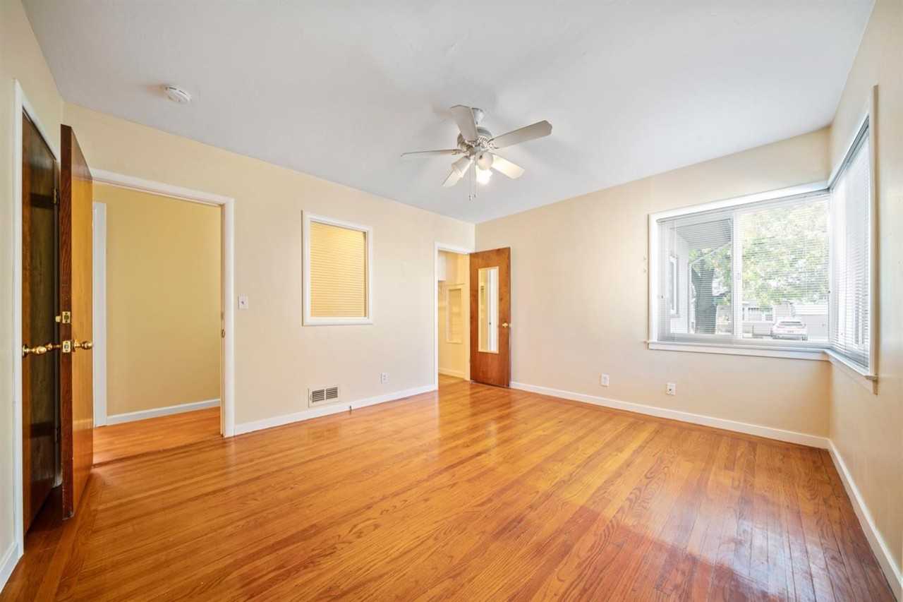 3525-29 Folsom Blvd - Photo 3 of 24