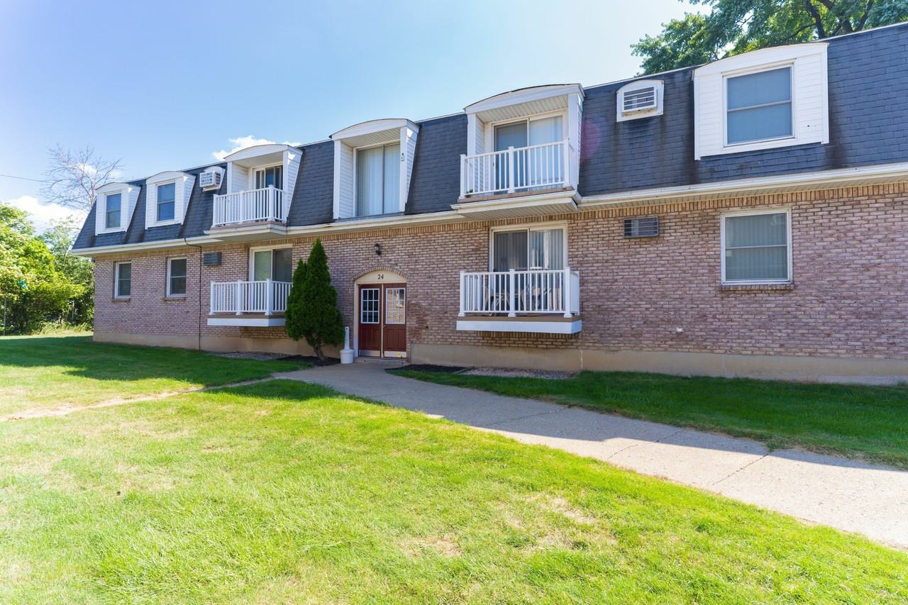 Embassy Apartments & Townhomes - Photo 2 of 11