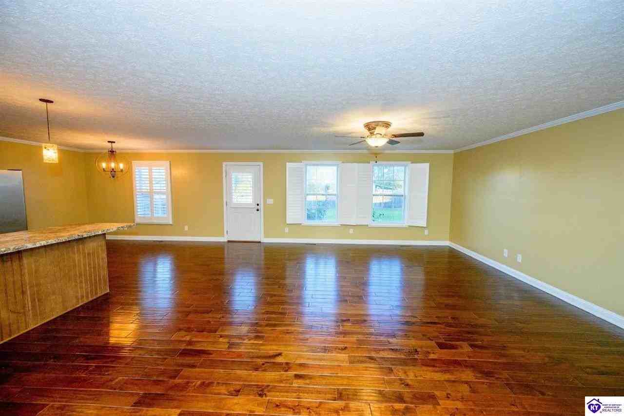 324 Graceland Trl - Photo 6 of 21