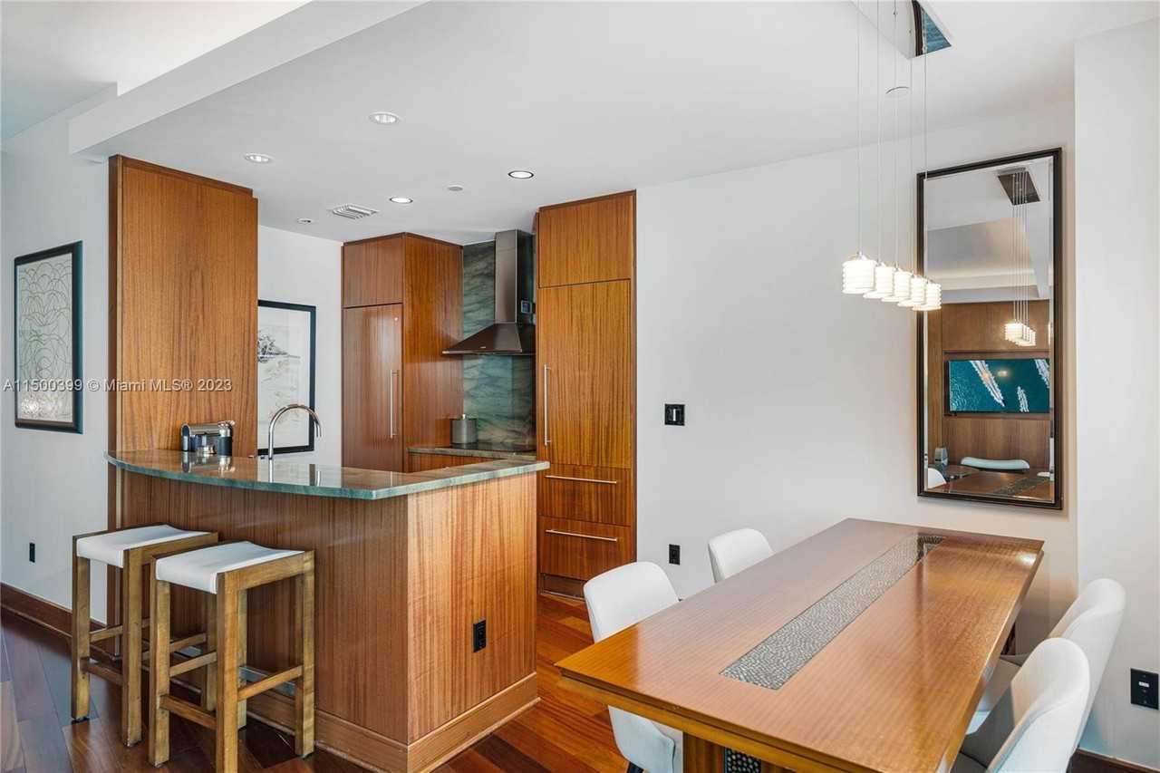 10295 Collins Ave #1217 - Photo 6 of 27