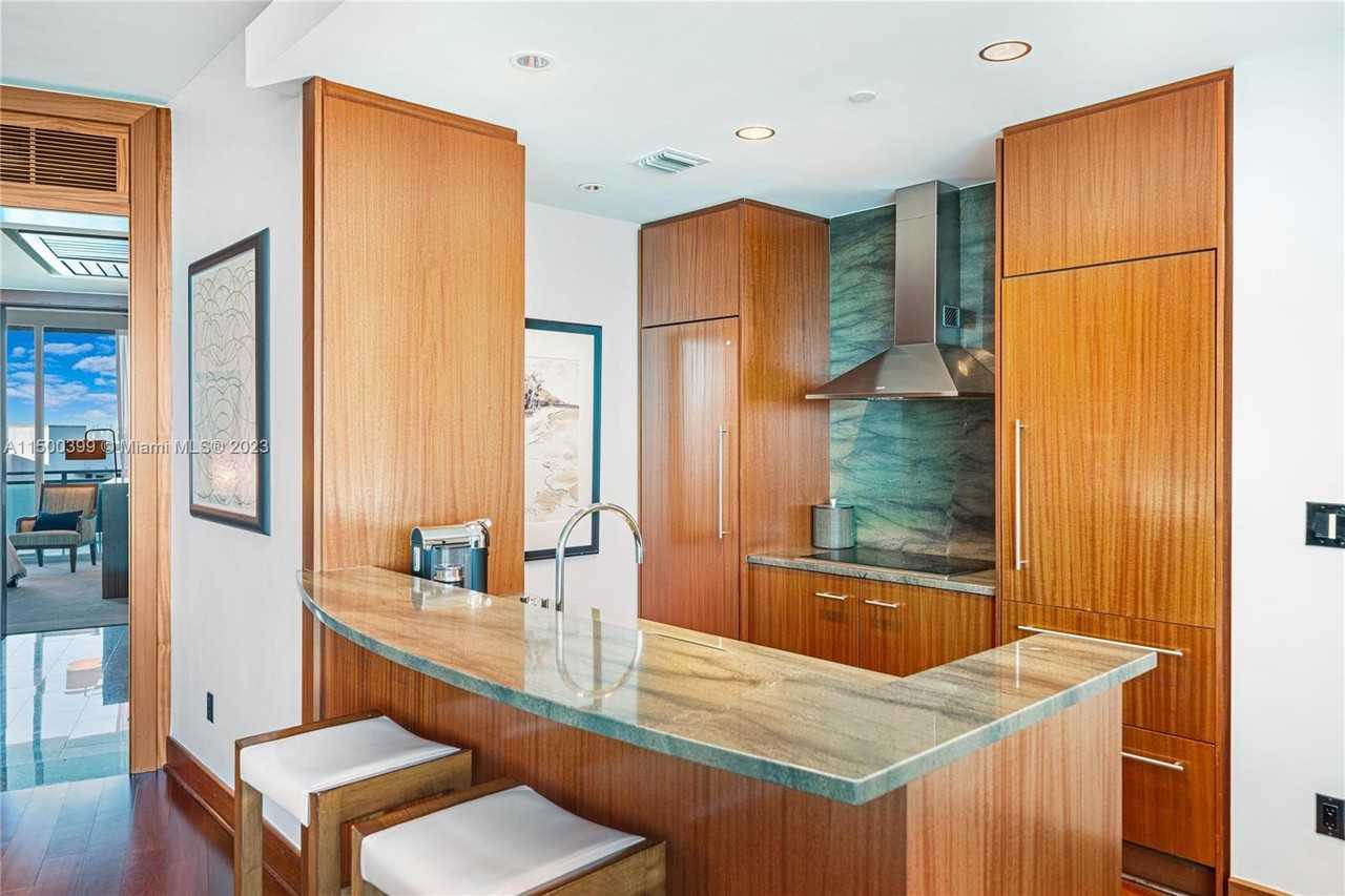 10295 Collins Ave #1217 - Photo 7 of 27