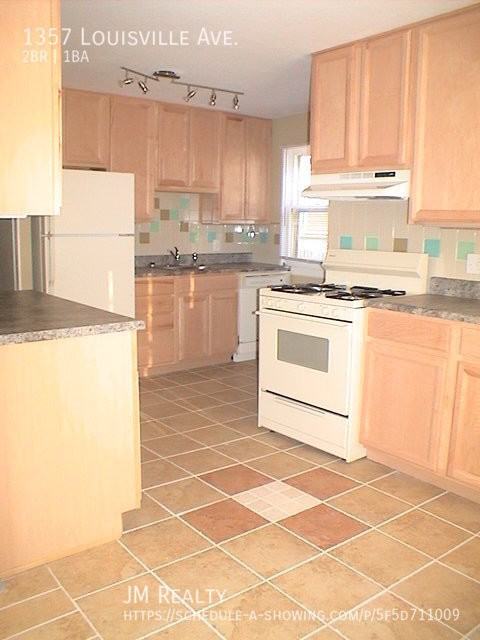 1357 Louisville Ave - Photo 2 of 12