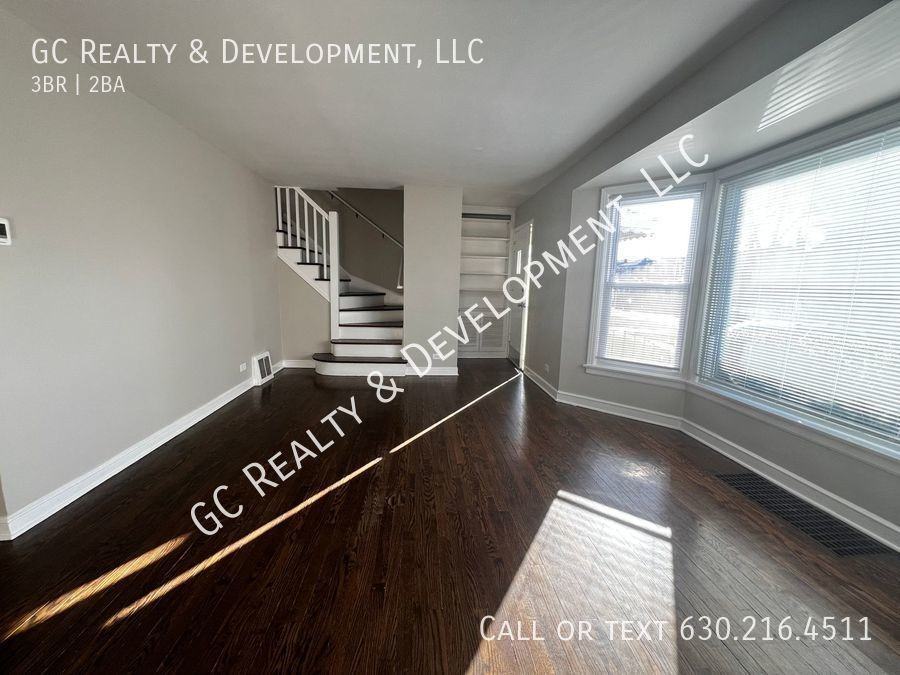 9121 S Utica Ave - Photo 3 of 31