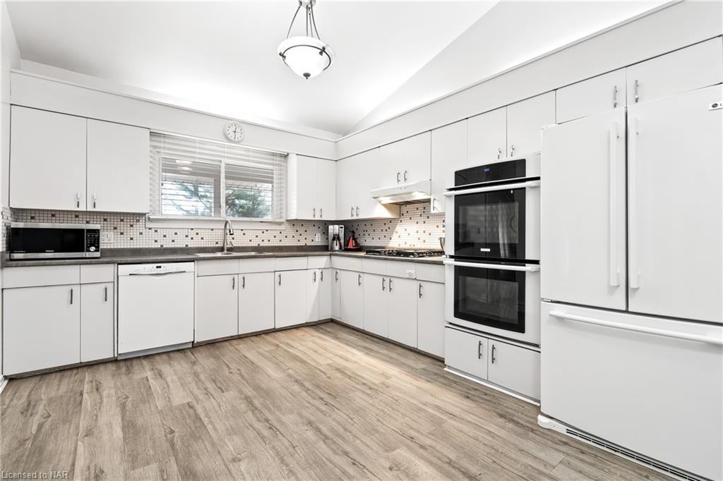 7285 Rolling Acres Crescent - Photo 2 of 4