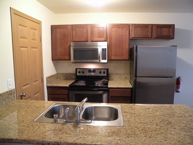 2901 S Donovan Dr - Photo 2 of 4