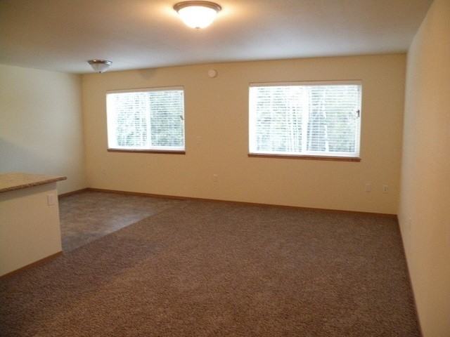 2901 S Donovan Dr - Photo 3 of 4