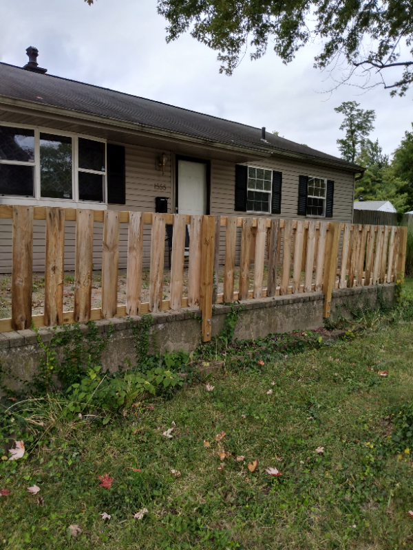 1555 Seabrook Rd - Photo 2 of 5