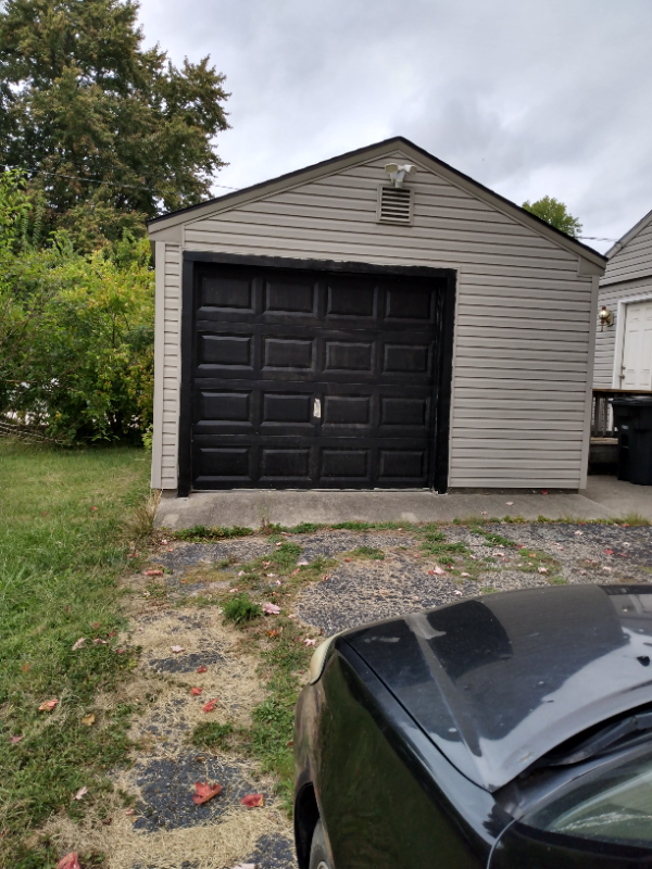 1555 Seabrook Rd - Photo 3 of 5