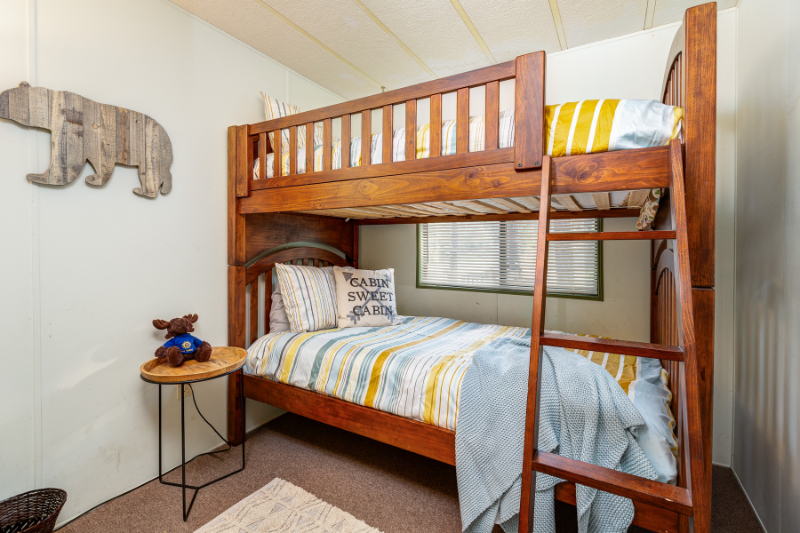 21104 Lariat Rd - Photo 3 of 9