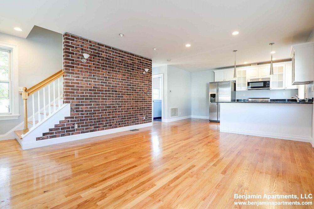 13 Vineland St ## 17 - Photo 3 of 13