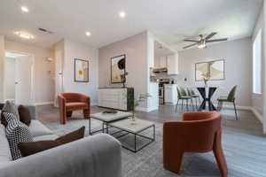 featured image of 1422 E 9th St