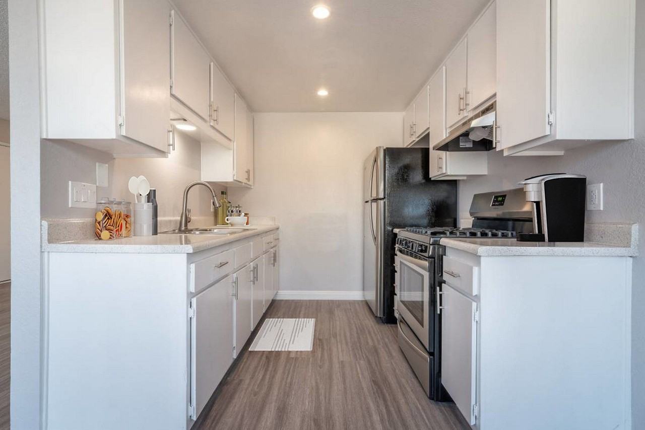 Ascot Park Apartments - Photo 4 of 17