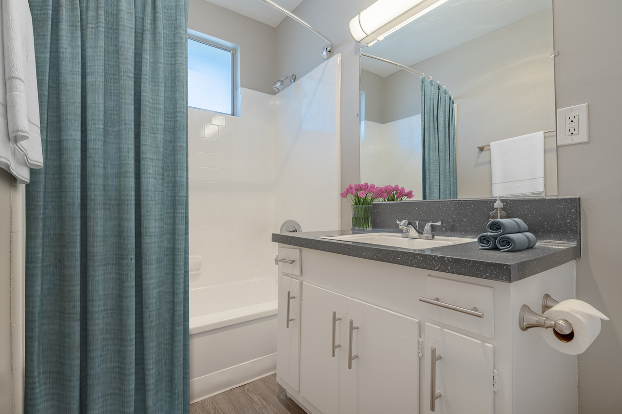 29Hundred Apartments - Photo 6 of 32