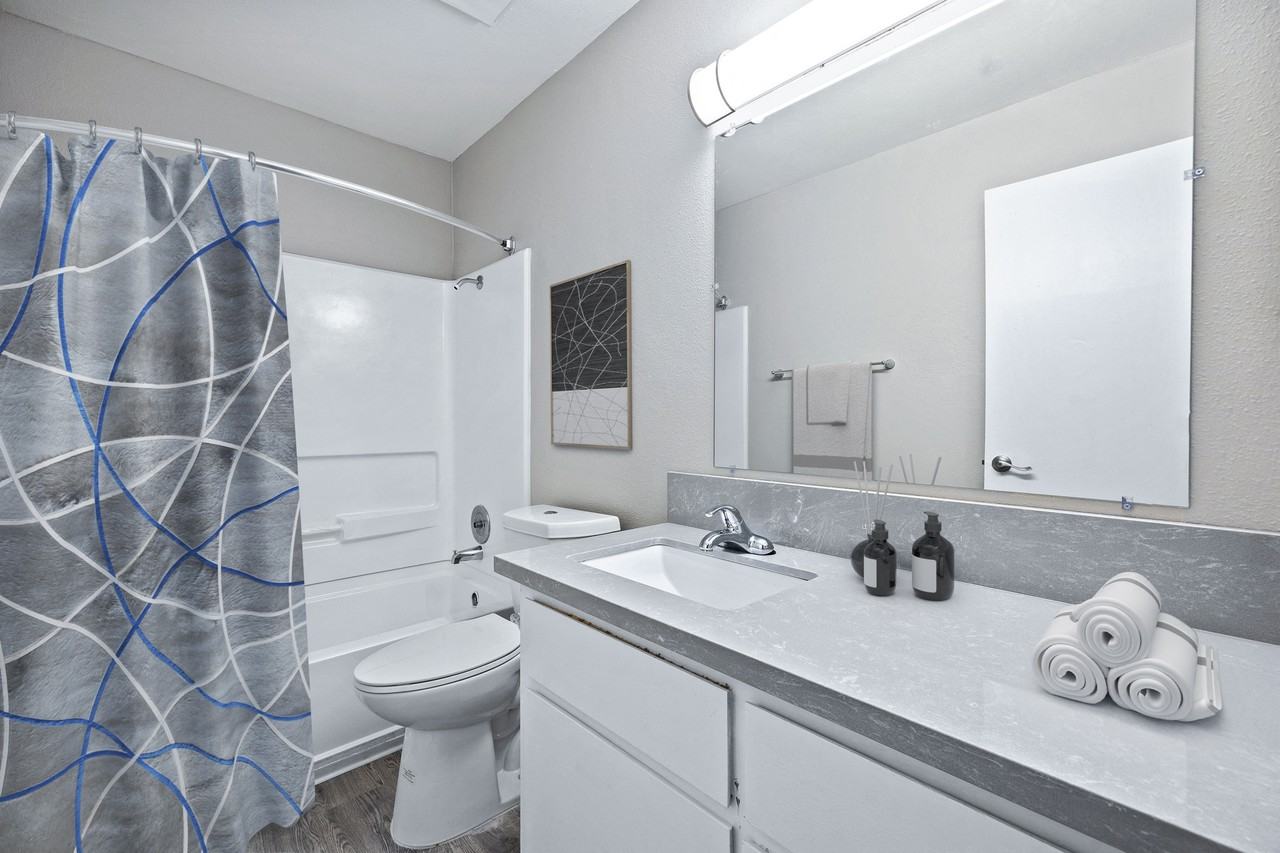 Monte Vista Apartments - Photo 7 of 15