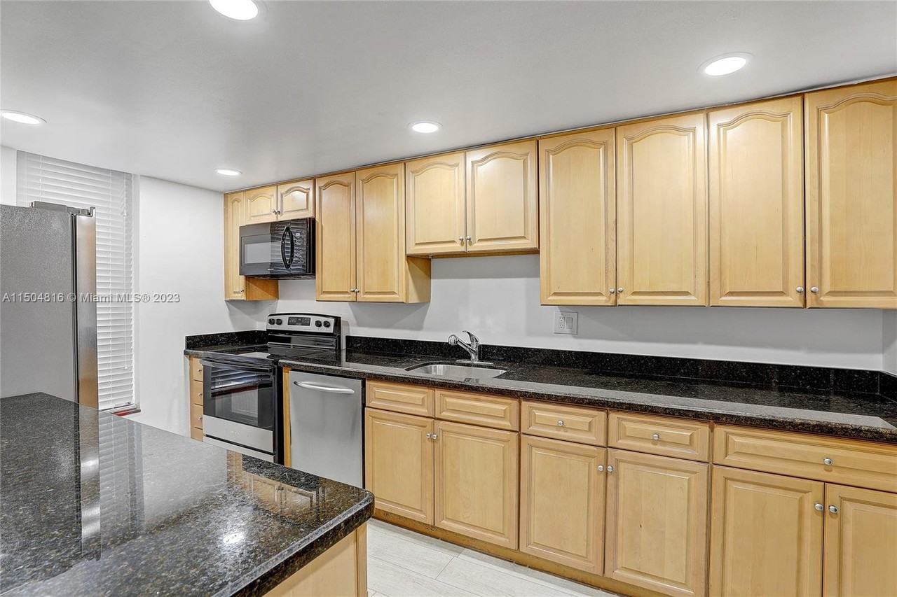 6308 Sw 139th Ct #6308 - Photo 3 of 8