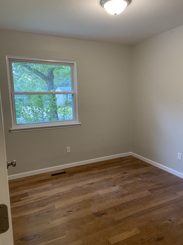 793 Robertson Drive - Photo 5 of 9