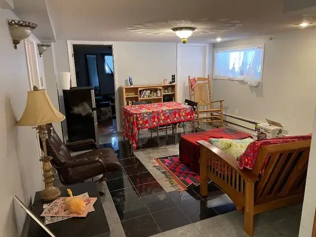 459 Echo Drive - Photo 3 of 8