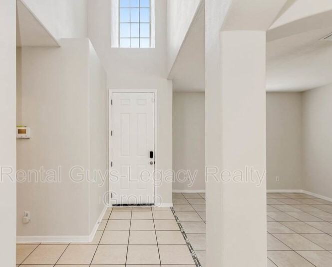 402 Hearthside Ct - Photo 4 of 40