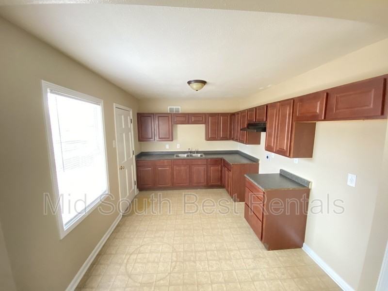 4238 Wanatah St - Photo 3 of 7